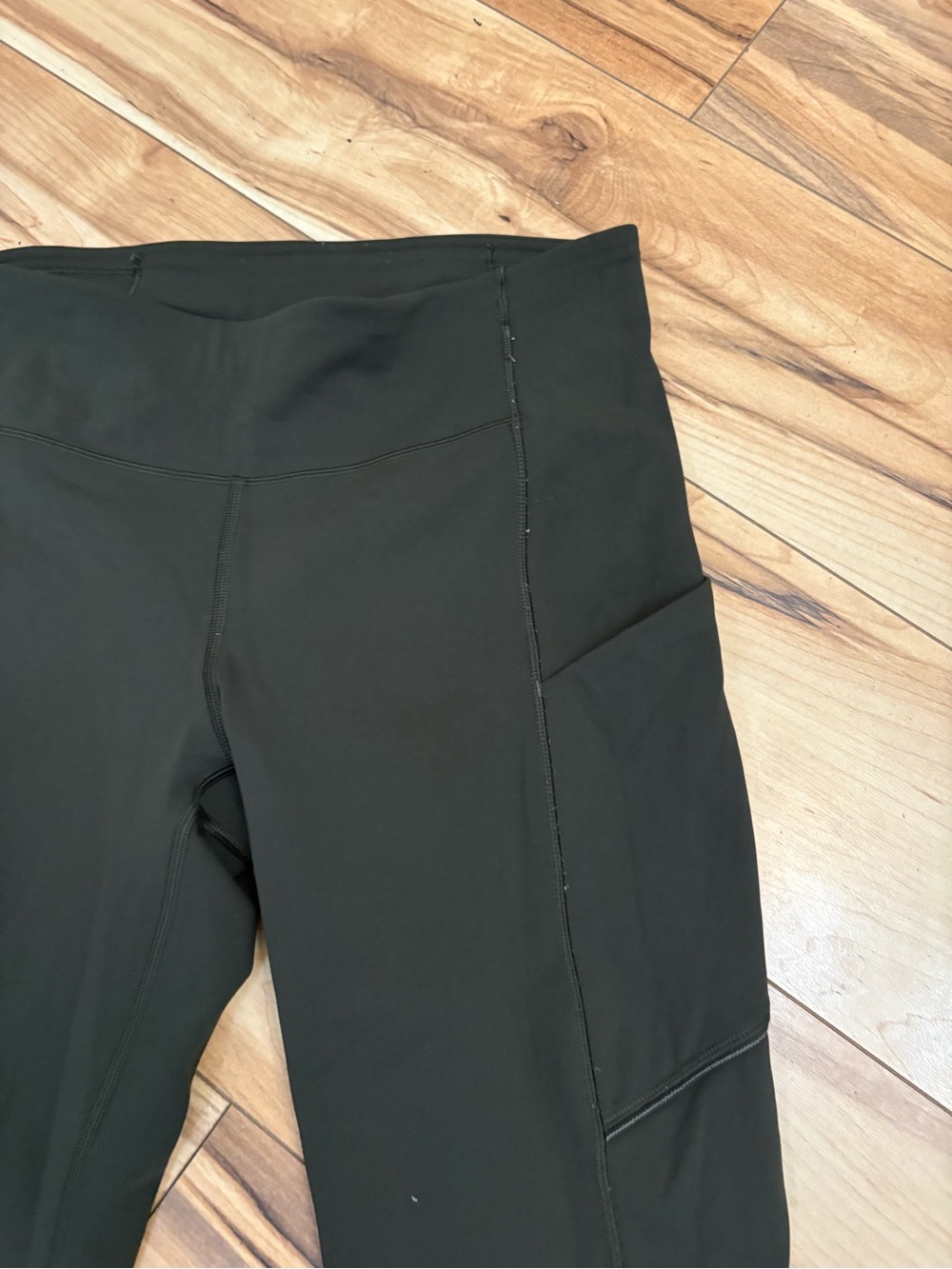 Lululemon Speed Up Crop - Picture 6 of 6